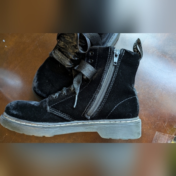 Dr Martens Black Suede Kids Boots. Lace-Up Boots With Side Zipper. Size 3 - Picture 2 of 9